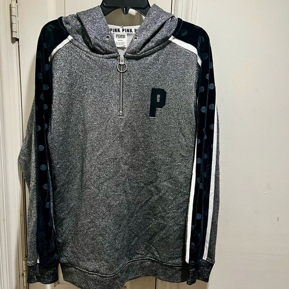 Pink VS Rare shiny long sweatshirt with velvet polka dots on the sleeves - Picture 1 of 15